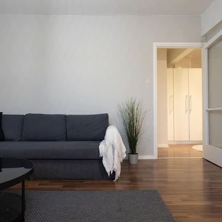 Tilava Huoneisto Helsingissa Apartman Helsinki Kültér fotó