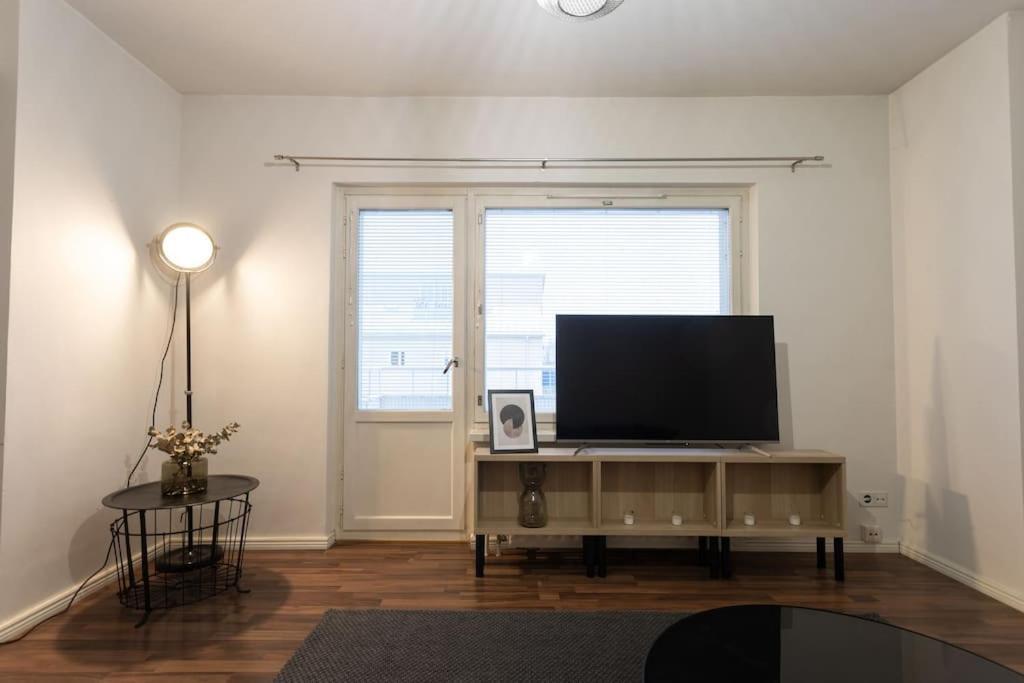 Tilava Huoneisto Helsingissa Apartman Helsinki Kültér fotó