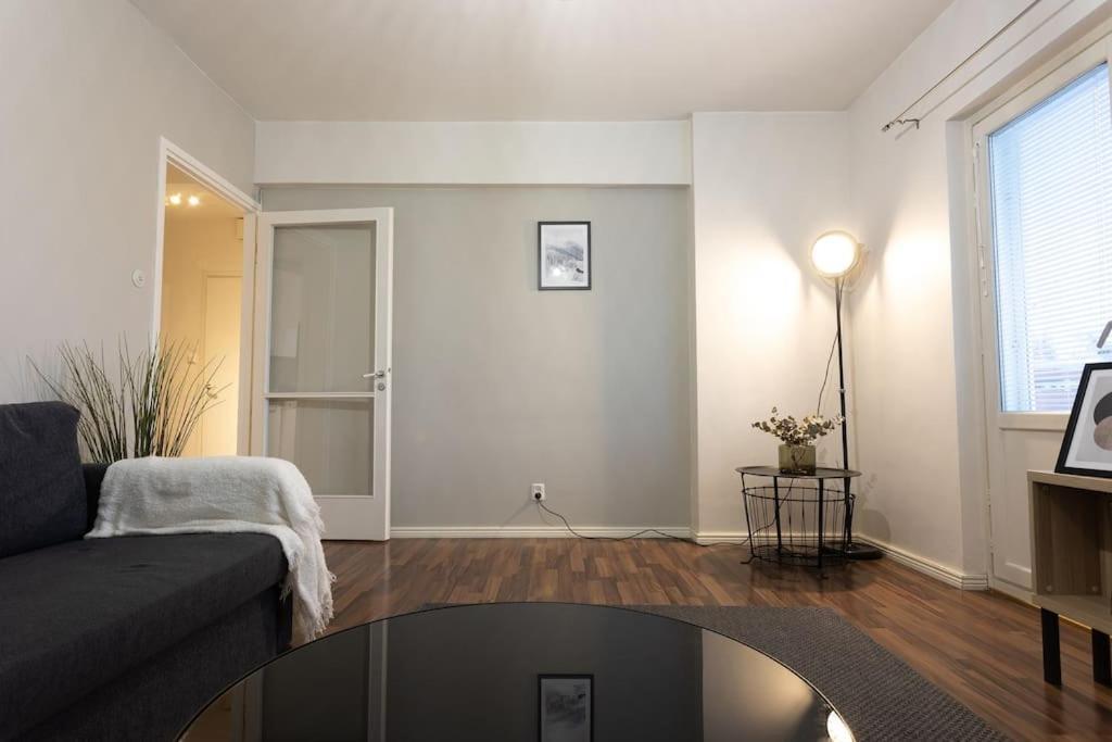 Tilava Huoneisto Helsingissa Apartman Helsinki Kültér fotó